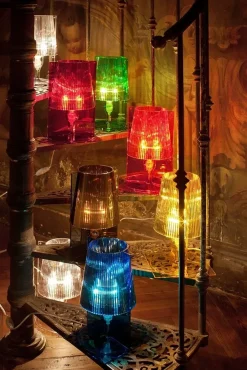 Kartell Lampada da tavolo Take a prezzo Outlet- Lampade Da Tavolo