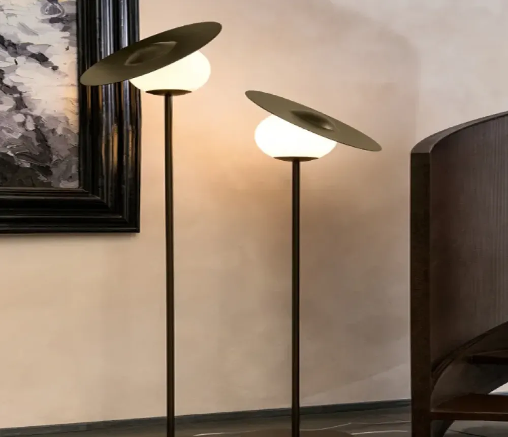 Tonin Casa Lampada da terra in metallo Miss a prezzo scontato- Lampade Da Terra