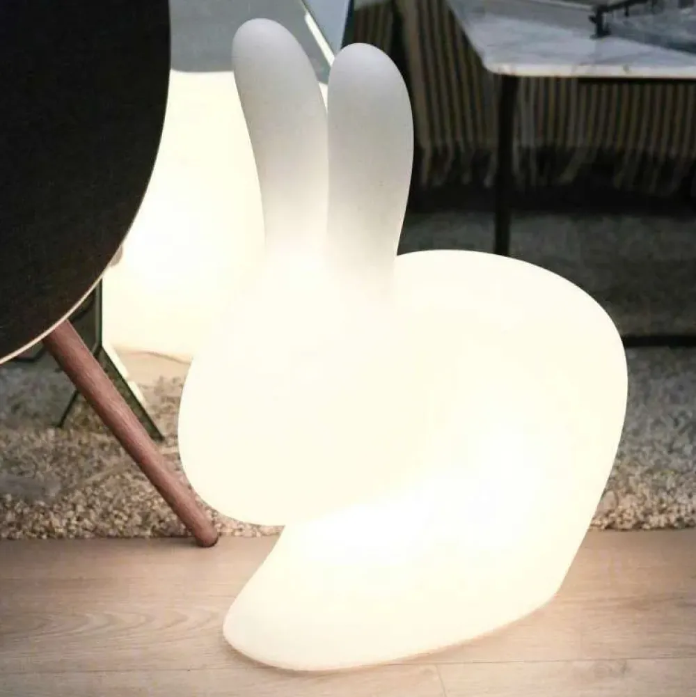 Lampada da terra lampada rabbit con led ricaricabile a prezzo Outlet^Qeeboo