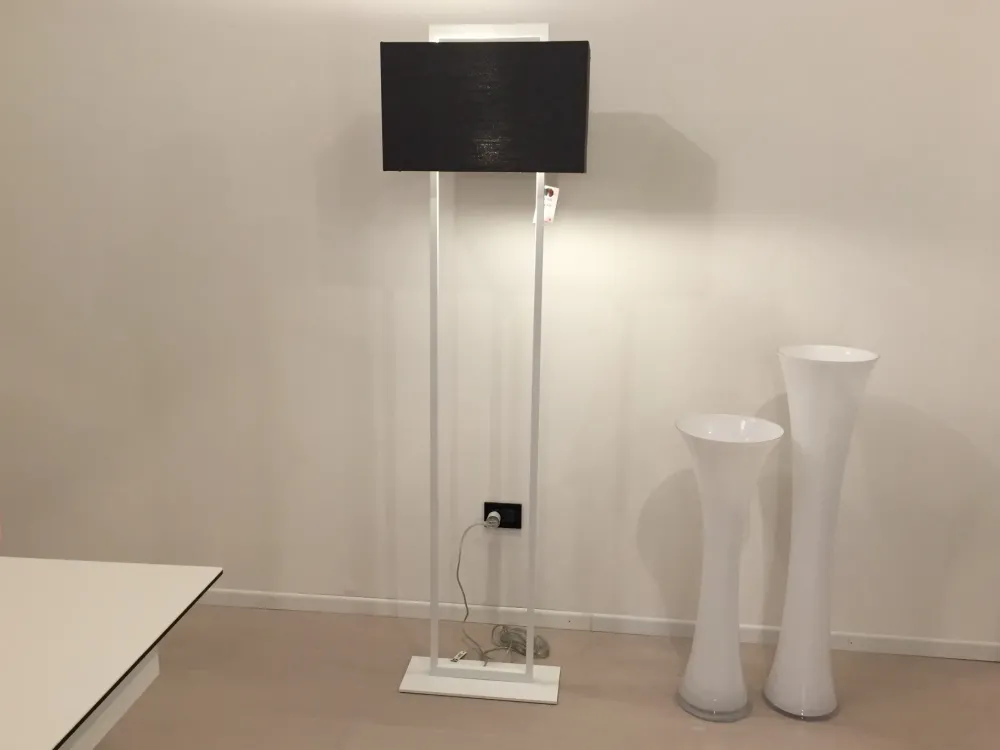 Calligaris Lampada da terra Lampada dorado a prezzo Outlet- Lampade Da Terra