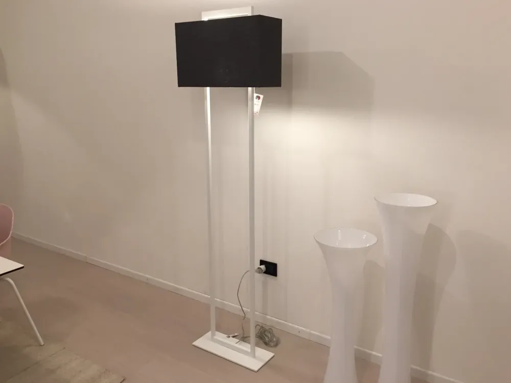 Calligaris Lampada da terra Lampada dorado a prezzo Outlet- Lampade Da Terra