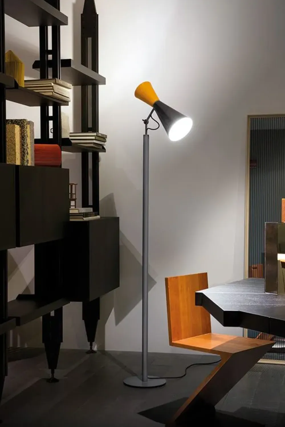 Lampada da terra Parliament terra a prezzo Outlet^Nemo New