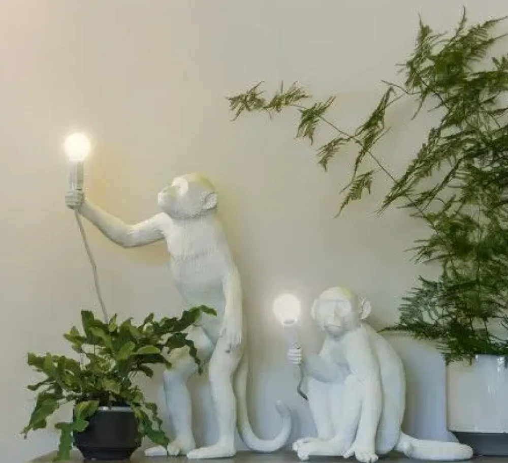 Seletti Lampada Monkey lamp white a PREZZI OUTLET- Lampade Da Tavolo