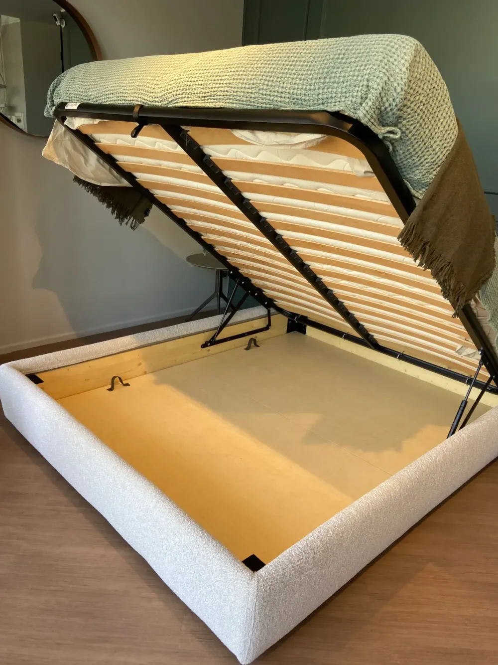 Bolzan Letto design con contenitore Iorca a prezzo scontato- Letti