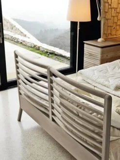 Letto design con gambe * p-110 a prezzo ribassato^Dale Best