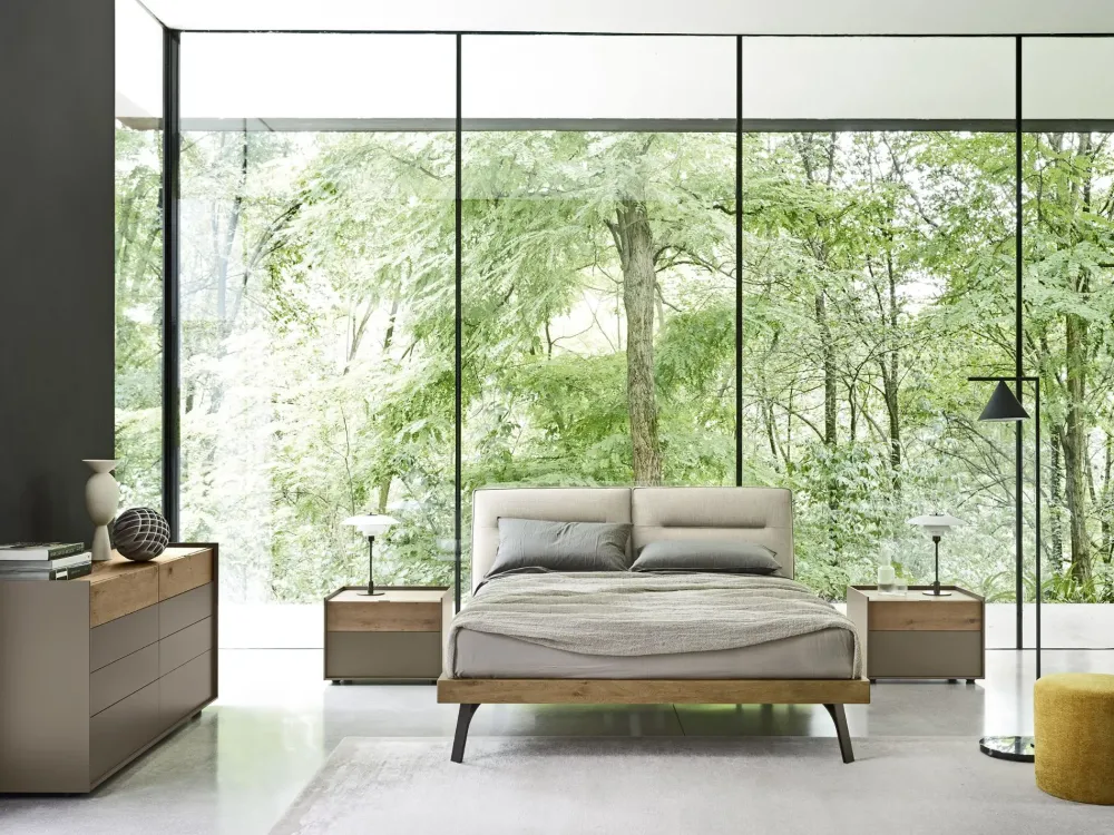 Sangiacomo Letto design con gambe Milo a prezzo ribassato- Letti