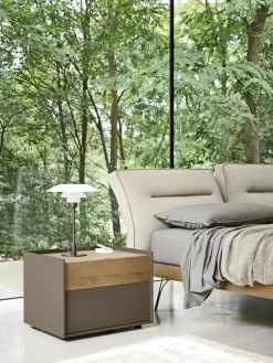 Sangiacomo Letto design con gambe Milo a prezzo ribassato- Letti