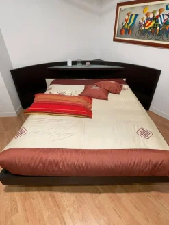 Fimes Letto design con giroletto Zenith a prezzo ribassato- Letti