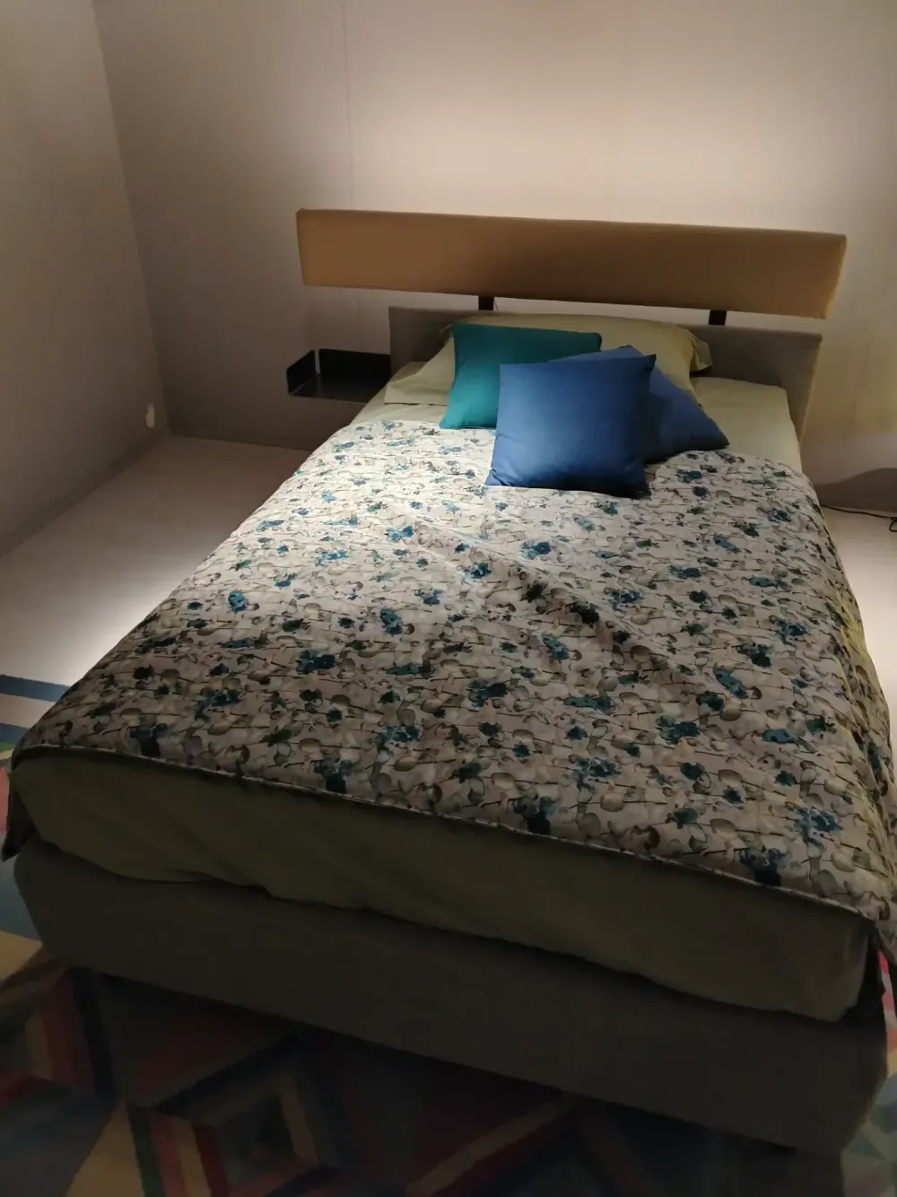 Sale Letto design Denver piazza e mezza scontato 30% Letti