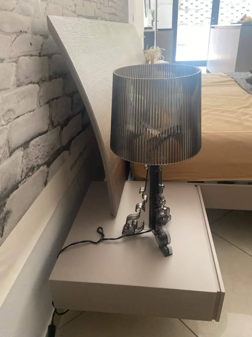 Letto design My love con comodini con un ribasso del 45%^Voltan Outlet