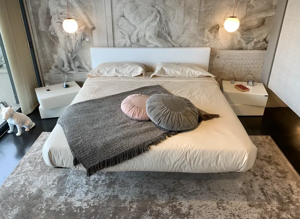 Hot Letto Fluttua con testata SCONTATO a PREZZI OUTLET Letti