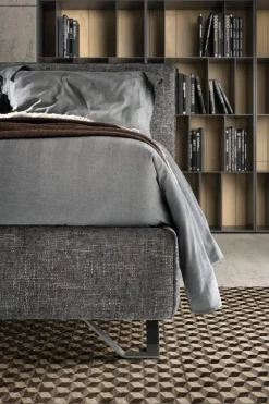 Outlet Letto imbottito con contenitore Charlie  a prezzo ribassato Letti