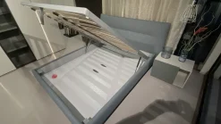 Samoa Letto imbottito con contenitore Cut a prezzo scontato- Letti