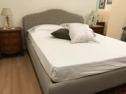 Letto imbottito con contenitore Medea   a prezzo ribassato^Twils Sale