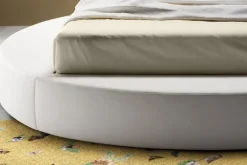 Sale Letto imbottito con giroletto Special a prezzo scontato Letti