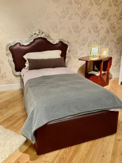 Di Liddo & Perego Letto imbottito con giroletto Chic a prezzo ribassato- Letti