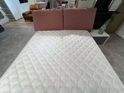 Altrenotti Letto imbottito con giroletto Filicudi  a prezzo scontato- Letti