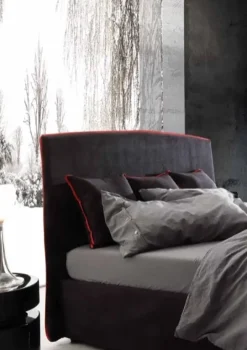 Letto imbottito con giroletto Selene king size   a prezzo scontato Letti