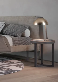 Hot Letto imbottito con giroletto Blade  a prezzo ribassato Letti