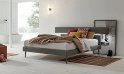 Outlet Letto imbottito con giroletto Denver a prezzo scontato Letti