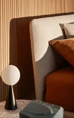 Sale Letto imbottito con piedini Filo a prezzo ribassato Letti