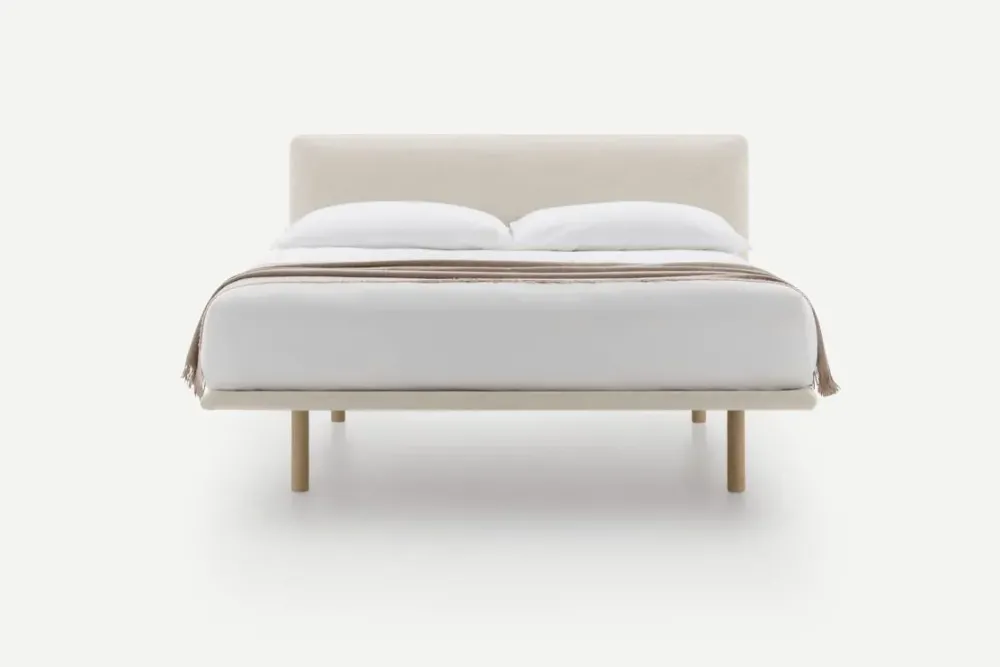 Sale Letto imbottito con piedini Filo a prezzo ribassato Letti