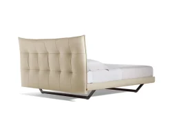 Poltrona Frau Letto imbottito con piedini Aurora tre  a prezzo ribassato- Letti