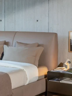 Flou Letto imbottito modello Atelierm: contatta il venditore per scoprire il prezzo- Letti