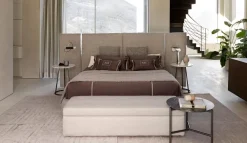 Letto imbottito modello Angle: richiedi ora il prezzo^Flou New