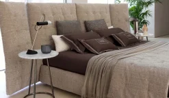 Letto imbottito modello Angle: richiedi ora il prezzo^Flou New