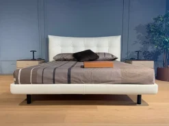 Letto imbottito modello Aurora tre: richiedi ora il prezzo riservato^Poltrona Frau Hot
