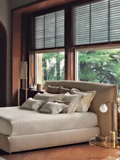 Flou Letto imbottito modello Amal: contatta il venditore per scoprire il prezzo- Letti