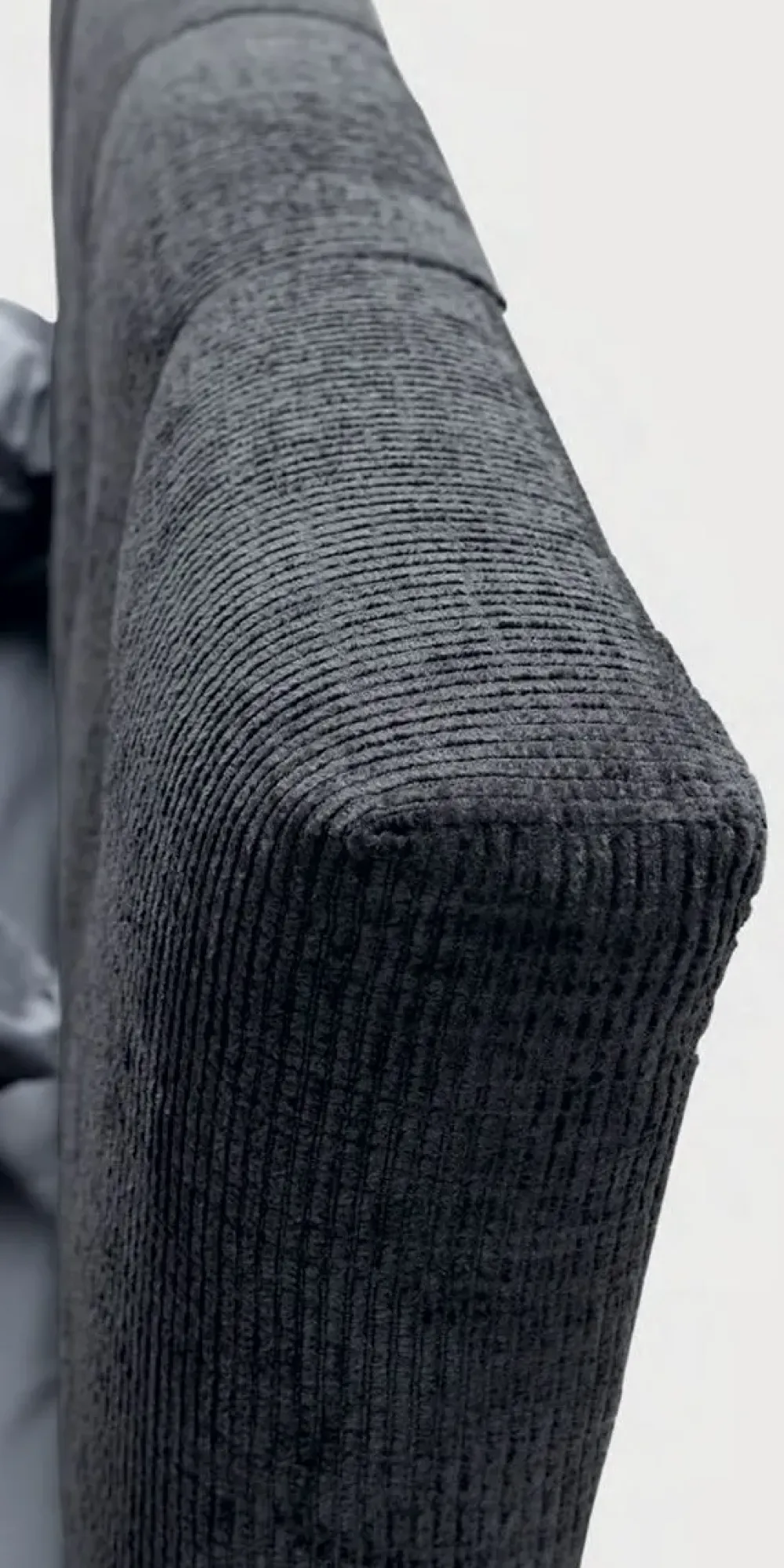 Letto imbottito modello Enrica: richiedi ora il prezzo riservato Letti