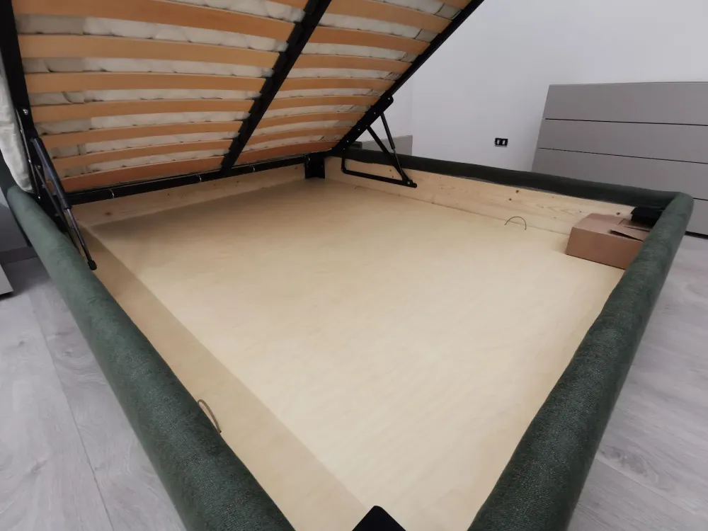 Letto imbottito modello Iorca di scontato 32%^Bolzan Outlet