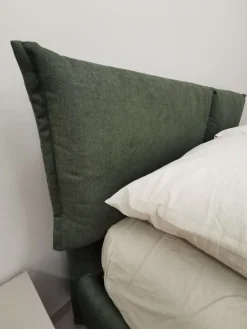 Letto imbottito modello Iorca di scontato 32%^Bolzan Outlet