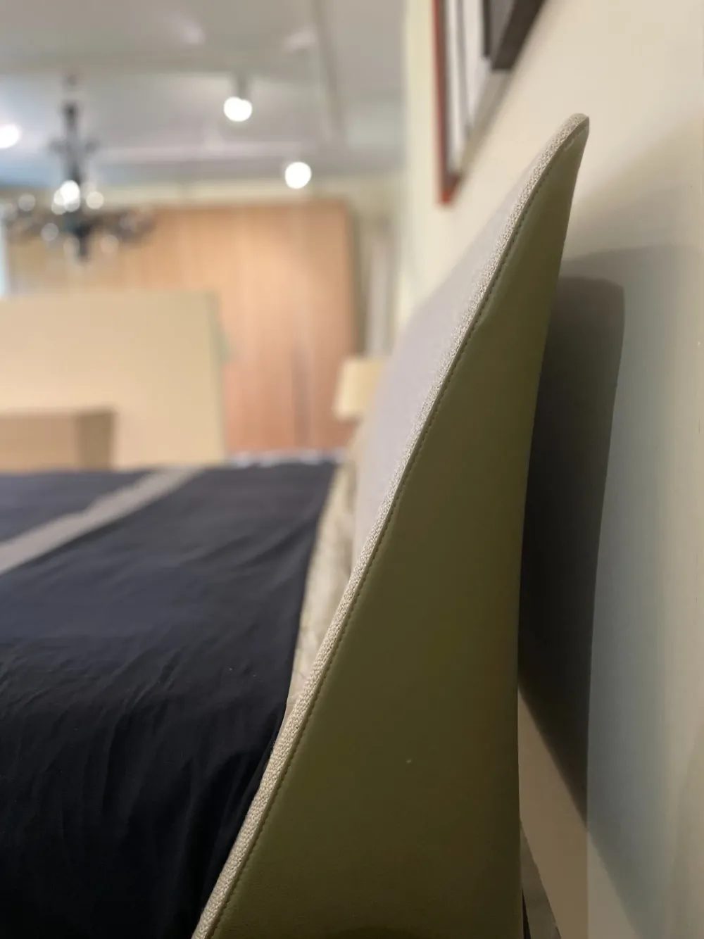 Letto imbottito modello Kelly di scontato 39%^Poliform Outlet