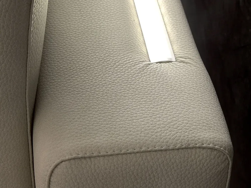 Artigianale Letto imbottito modello Space di scontato 50%- Letti