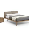 Letto in legno con gambe Abbraccio legno  a prezzo ribassato^Sangiacomo New