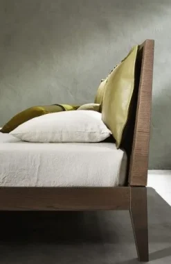 Letto in legno con gambe Bic  a prezzo ribassato^Ballancin