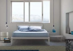 Discount Letto in legno con gambe Spillo a prezzo scontato Letti