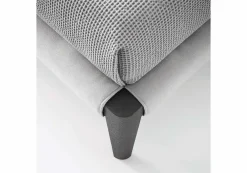 Discount Letto in legno con gambe Spillo a prezzo scontato Letti