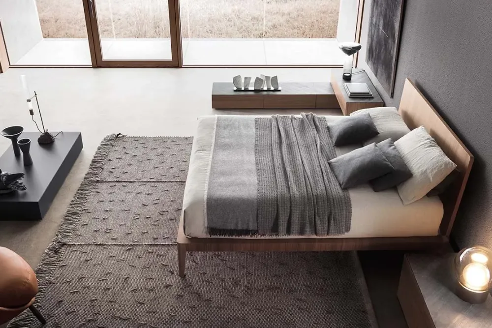 Discount Letto in legno con gambe Spillo a prezzo scontato Letti