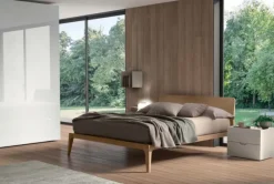 Letto in legno con gambe Zenit a prezzo ribassato Letti