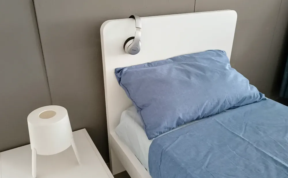 Letto in legno con giroletto Giotto a prezzo ribassato^Doimo CityLine Outlet