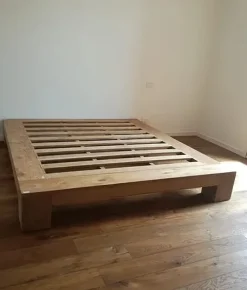 Letto in legno con giroletto Giroletto slat teak massello  a prezzo scontato^Artigianale Sale
