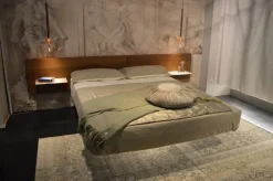 Letto in legno con piedini Fluttua wildwood  a prezzo scontato^Lago Discount