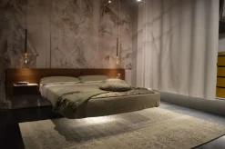 Letto in legno con piedini Fluttua wildwood  a prezzo scontato^Lago Discount