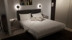 Caccaro LETTO Letto bishape con 2 testiere rettangolari e lampade led a PREZZI OUTLET- Letti