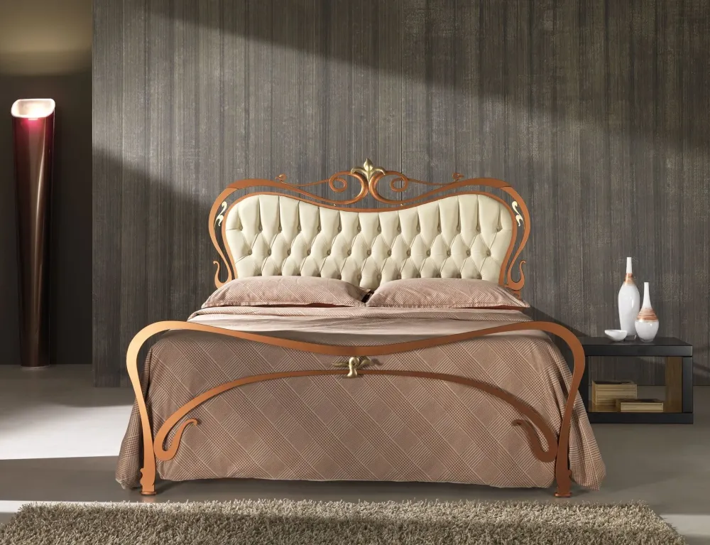 Hot Letto Letto in ferro color rame e pelle luxury SCONTATO a PREZZI OUTLET Letti