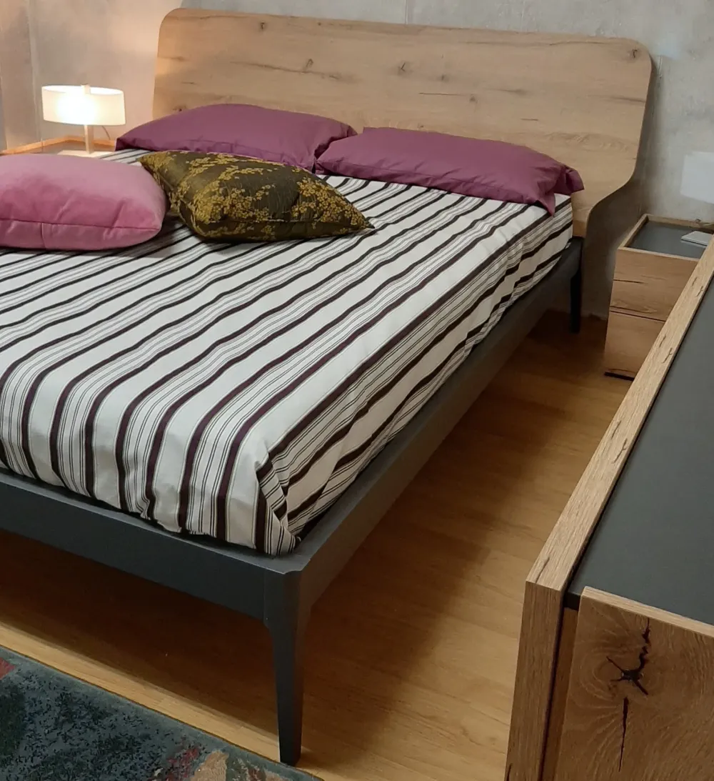 Online Letto matrimoniale con gambe Elegance a prezzo scontato Letti